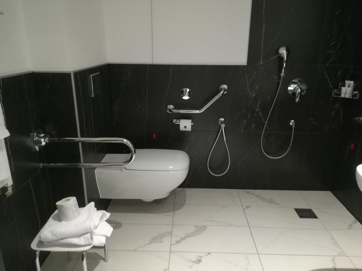 Hotel J 4*